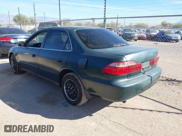 1998 Honda Accord LX z VIN 1HGCG1646WA035364, wystawiony jako IAAI lot #41409101 z przebiegiem 223 678 mil mil oraz . Historia ofert i sprzedaży dostępna na DreamBid. Obrazek 3.