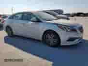 2015 Hyundai Sonata SE z VIN 5NPE24AF2FH144302, wystawiony jako Copart lot #81985855 z przebiegiem 215 222 mil mil oraz Czysty tytuł • Clean title. Historia ofert i sprzedaży dostępna na DreamBid. Obrazek 4.