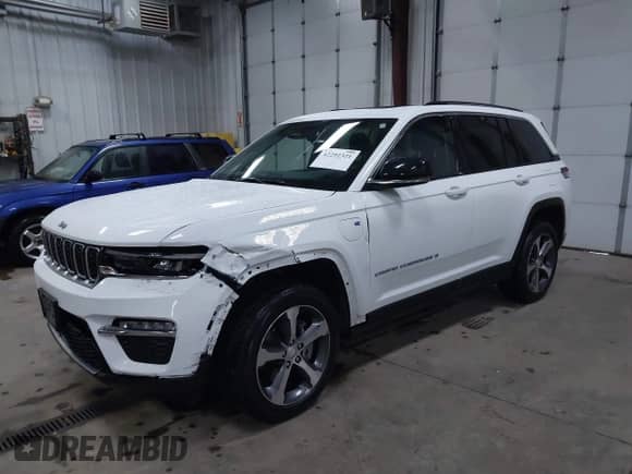 2022 Jeep Grand Cherokee with VIN 1C4RJYB60N8748552, listed as a IAAI auction lot 42292321 with 40,354 mi miles and . Bid and sale history available at DreamBid. Image 19.