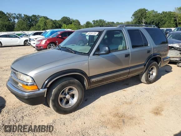 1998 Chevrolet Blazer LS с VIN 1GNCS13W5W2181534, выставлен на аукционе Copart как лот 80191735 с пробегом 203 604 миль миль и Списание • Salvage title. История ставок и продаж доступна на DreamBid. Изображение 1.