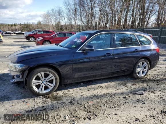 2016 BMW 3 Series 328i xDrive z VIN WBA8G5C54GK442892, wystawiony jako Copart lot #47102394 z przebiegiem 67 316 mil mil oraz . Historia ofert i sprzedaży dostępna na DreamBid. Obrazek 1.