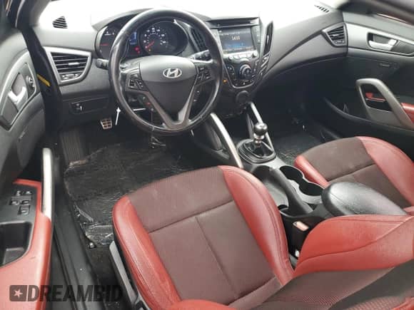 2014 Hyundai Veloster Turbo R-Spec с VIN KMHTC6AE9EU209637, выставлен на аукционе Copart как лот 67860545 с пробегом 112 479 миль миль и Списание • Salvage title. История ставок и продаж доступна на DreamBid. Изображение 8.