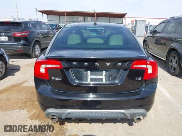 2017 Volvo S60 Dynamic с VIN YV126MFL3H2436352, выставлен на аукционе IAAI как лот 42374807 с пробегом 126 035 миль миль и . История ставок и продаж доступна на DreamBid. Изображение 16.