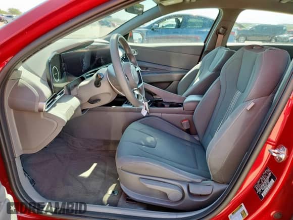 2024 Hyundai Elantra Blue z VIN KMHLM4DJ7RU105972, wystawiony jako Copart lot #66625225 z przebiegiem 29 801 mil mil oraz Szkoda całkowita • Salvage title. Historia ofert i sprzedaży dostępna na DreamBid. Obrazek 7.