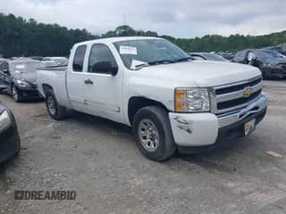 2011 Chevrolet Silverado 1500 LT z VIN 1GCRCSEA0BZ132671, wystawiony jako IAAI lot #43030753 z przebiegiem 107 371 mil mil oraz . Historia ofert i sprzedaży dostępna na DreamBid. Obrazek 1.