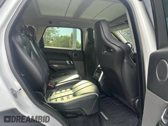 2016 Land Rover Range Rover Sport SVR z VIN SALWZ2EF7GA594138, wystawiony jako Copart lot #81463375 z przebiegiem 123 715 mil mil oraz Czysty tytuł • Clean title. Historia ofert i sprzedaży dostępna na DreamBid. Obrazek 6.