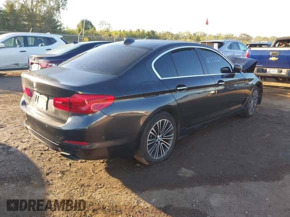 2017 BMW 5 Series 540i xDrive с VIN WBAJE7C32HG890246, выставлен на аукционе IAAI как лот 43331029 с пробегом 65 826 миль миль и . История ставок и продаж доступна на DreamBid. Изображение 4.