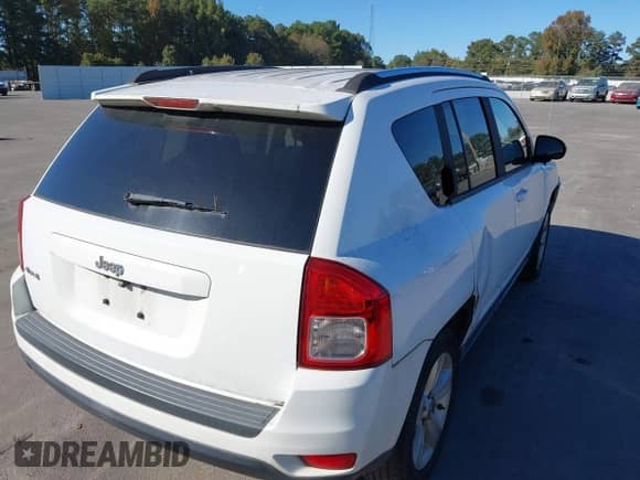 2011 Jeep Compass с VIN 1J4NF1FB3BD218684, выставлен на аукционе IAAI как лот 43447946 с пробегом 159 496 миль миль и . История ставок и продаж доступна на DreamBid. Изображение 4.