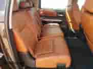 2020 Toyota Tundra Platinum с VIN 5TFGY5F15LX270602, выставлен на аукционе Copart как лот 76875064 с пробегом 54 258 миль миль и Списание • Salvage title. История ставок и продаж доступна на DreamBid. Изображение 10.