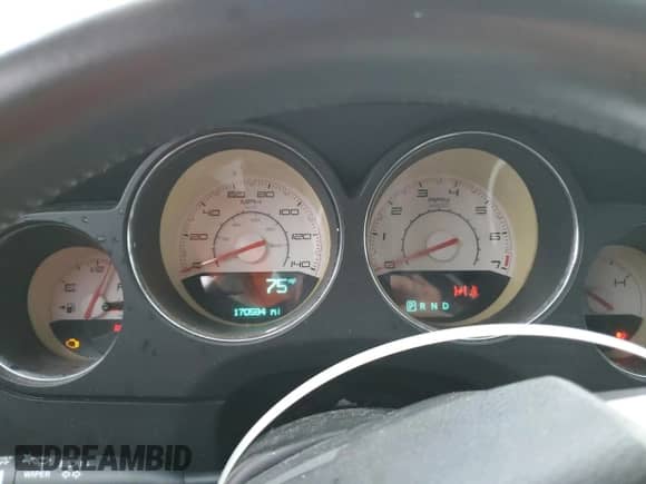 2013 Dodge Challenger SXT z VIN 2C3CDYAG7DH676527, wystawiony jako Copart lot #66930415 z przebiegiem 170 584 mil mil oraz Szkoda całkowita • Salvage title. Historia ofert i sprzedaży dostępna na DreamBid. Obrazek 9.