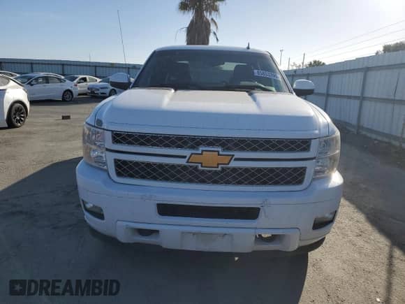 2014 Chevrolet Silverado 2500HD LT with VIN 1GC1KXCG9EF102305, listed as a Copart auction lot 85853395 with 150,505 mi miles and Clean title. Bid and sale history available at DreamBid. Image 5.