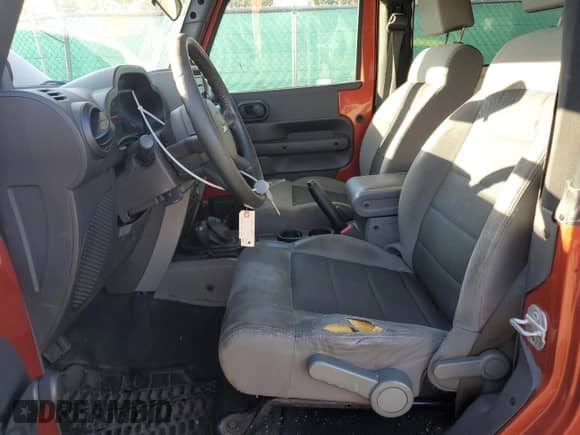 2009 Jeep Wrangler X with VIN 1J4FA24149L707842, listed as a Copart auction lot 85186375 with 142,001 mi miles and Clean title. Bid and sale history available at DreamBid. Image 7.