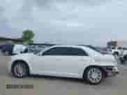 2014 Chrysler 300 с VIN 2C3CCARG3EH249426, выставлен на аукционе IAAI как лот 42741582 с пробегом 178 965 миль миль и . История ставок и продаж доступна на DreamBid. Изображение 14.