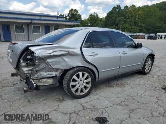 2006 Honda Accord LX z VIN 1HGCM66356A000862, wystawiony jako Copart lot #68515695 z przebiegiem 211 489 mil mil oraz Szkoda całkowita • Salvage title. Historia ofert i sprzedaży dostępna na DreamBid. Obrazek 3.