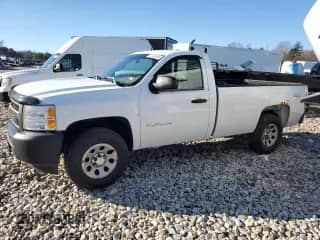 2012 Chevrolet Silverado 1500 Work Truck z VIN 1GCNKPEA0CZ227425, wystawiony jako Copart lot #77447434 z przebiegiem 138 402 mil mil oraz Czysty tytuł • Clean title. Historia ofert i sprzedaży dostępna na DreamBid. Obrazek 1.