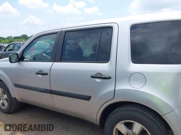 2014 Honda Pilot LX with VIN 5FNYF4H20EB026296, listed as a IAAI auction lot 42685017 with 170,249 mi miles and . Bid and sale history available at DreamBid. Image 14.