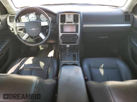 2009 Chrysler 300 Touring с VIN 2C3LA53V39H552426, выставлен на аукционе Copart как лот 80714625 с пробегом 150 980 миль миль и Списание • Salvage title. История ставок и продаж доступна на DreamBid. Изображение 8.