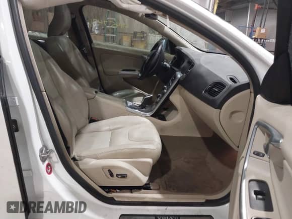 2015 Volvo S60 T5 Drive-E Premier with VIN YV126MFB4F1311693, listed as a IAAI auction lot 41457471 with 146,042 mi miles and . Bid and sale history available at DreamBid. Image 5.