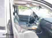 2018 Chevrolet Tahoe LT z VIN 1GNSKBKC7JR235456, wystawiony jako IAAI lot #42685297 z przebiegiem 92 816 mil mil oraz . Historia ofert i sprzedaży dostępna na DreamBid. Obrazek 5.