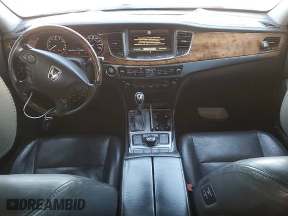 2014 Hyundai Equus Ultimate z VIN KMHGH4JH8EU080596, wystawiony jako Copart lot #42102015 z przebiegiem 248 038 mil mil oraz Szkoda całkowita • Salvage title. Historia ofert i sprzedaży dostępna na DreamBid. Obrazek 8.