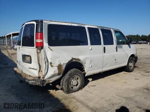 2008 Chevrolet Express Passenger с VIN 1GAGG25KX81133217, выставлен на аукционе Copart как лот 73503214 с пробегом 323 605 миль миль и Чистый • Clean title. История ставок и продаж доступна на DreamBid. Изображение 3.