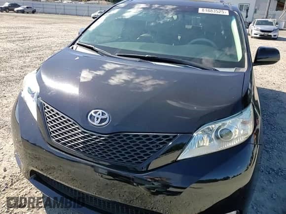 2014 Toyota Sienna XLE z VIN 5TDYK3DC1ES433804, wystawiony jako Copart lot #81883525 z przebiegiem 138 750 mil mil oraz Szkoda całkowita • Salvage title. Historia ofert i sprzedaży dostępna na DreamBid. Obrazek 14.