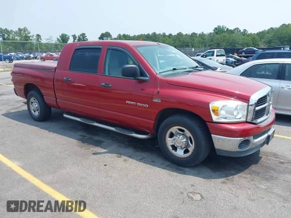 2007 Dodge 1500 SLT z VIN 3D7KR19D87G825922, wystawiony jako IAAI lot #42389240 z przebiegiem 203 026 mil mil oraz . Historia ofert i sprzedaży dostępna na DreamBid. Obrazek 1.