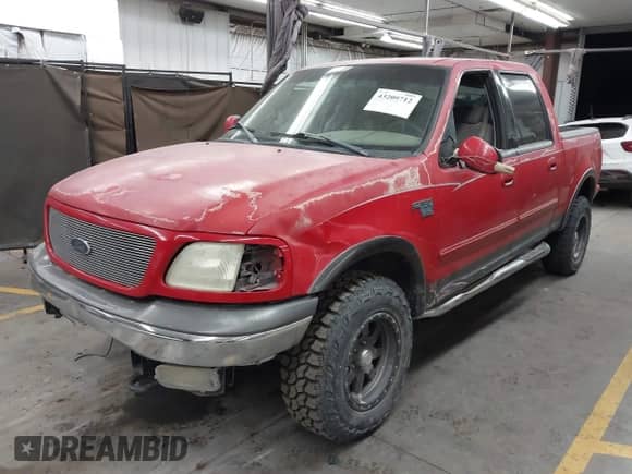 2002 Ford F-150 XLT с VIN 1FTRW08L82KD18587, выставлен на аукционе IAAI как лот 43209712 с пробегом Не указан миль и . История ставок и продаж доступна на DreamBid. Изображение 2.