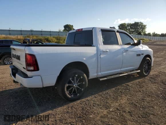 2017 Ram 1500 Night z VIN 1C6RR7MT6HS738533, wystawiony jako Copart lot #70002535 z przebiegiem 137 971 mil mil oraz Czysty tytuł • Clean title. Historia ofert i sprzedaży dostępna na DreamBid. Obrazek 3.