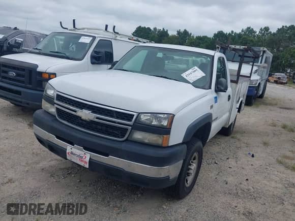 2006 Chevrolet Silverado 2500HD Work Truck with VIN 1GBHC24U96E238867, listed as a IAAI auction lot 42947089 with 253,024 mi miles and . Bid and sale history available at DreamBid. Image 2.