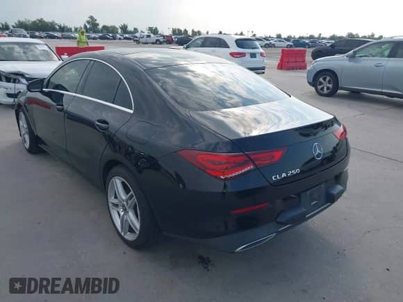 2020 Mercedes-Benz CLA 250 z VIN WDD5J4GB1LN043941, wystawiony jako IAAI lot #43011919 z przebiegiem 143 547 mil mil oraz . Historia ofert i sprzedaży dostępna na DreamBid. Obrazek 3.