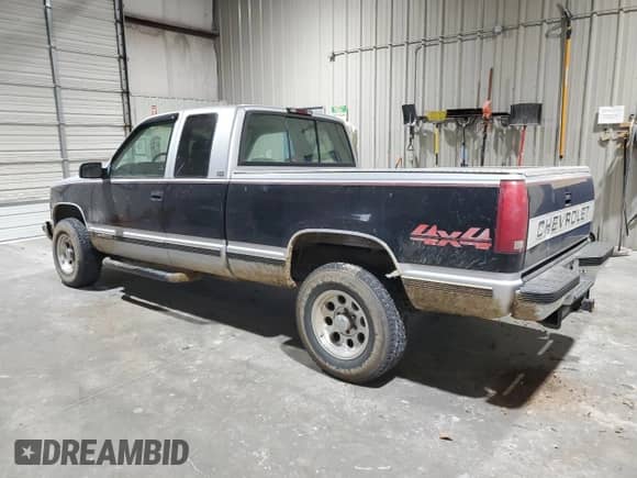 1995 Chevrolet Silverado 2500 с VIN 2GCFK29K6S1239533, выставлен на аукционе Copart как лот 49790175 с пробегом 55 840 миль миль и Списание • Salvage title. История ставок и продаж доступна на DreamBid. Изображение 2.