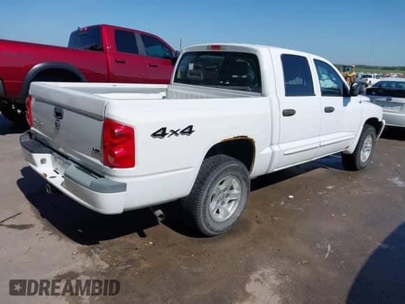 2005 Dodge Dakota SLT with VIN 1D7HW48N75S263077, listed as a IAAI auction lot 42537856 with 182,479 mi miles and . Bid and sale history available at DreamBid. Image 4.