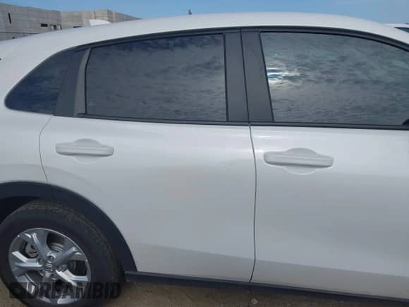 2025 Honda HR-V LX с VIN 3CZRZ1H31SM743505, выставлен на аукционе IAAI как лот 42721427 с пробегом 5 943 миль миль и . История ставок и продаж доступна на DreamBid. Изображение 13.