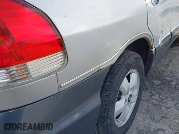 2006 Hyundai Santa Fe GLS with VIN KM8SC73E46U072607, listed as a IAAI auction lot 41915429 with 181,025 mi miles and . Bid and sale history available at DreamBid. Image 13.
