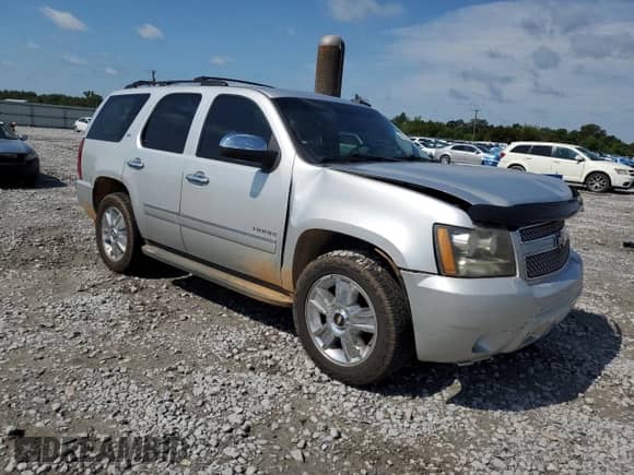 2010 Chevrolet Tahoe LTZ with VIN 1GNUKCE05AR109435, listed as a Copart auction lot 68628155 with 238,091 mi miles and Salvage title. Bid and sale history available at DreamBid. Image 4.
