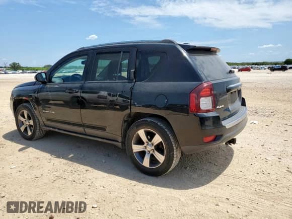 2016 Jeep Compass Latitude with VIN 1C4NJDEB8GD557522, listed as a Copart auction lot 67559545 with 134,039 mi miles and Salvage title. Bid and sale history available at DreamBid. Image 2.