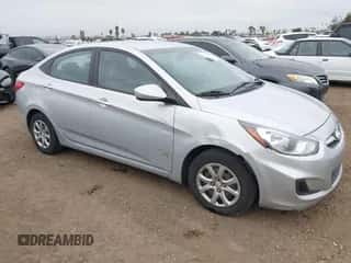 2013 Hyundai Accent GLS z VIN KMHCT4AE4DU529791, wystawiony jako IAAI lot #43308558 z przebiegiem 209 206 mil mil oraz . Historia ofert i sprzedaży dostępna na DreamBid. Obrazek 1.