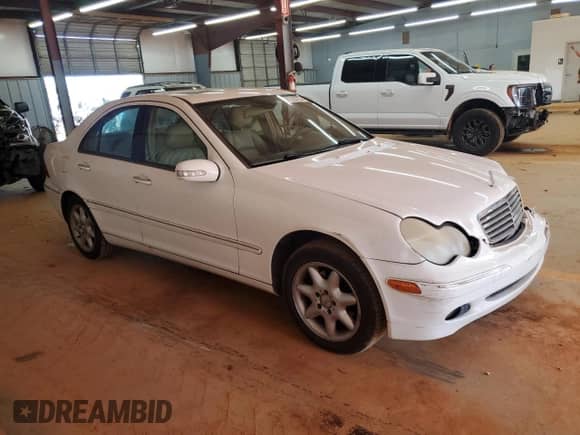 2002 Mercedes-Benz C 230/260/280/320 с VIN WDBRF61JX2F172972, выставлен на аукционе Copart как лот 81625725 с пробегом 206 492 миль миль и Списание • Salvage title. История ставок и продаж доступна на DreamBid. Изображение 4.