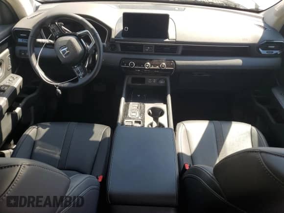 2025 Honda Pilot EX-L с VIN 5FNYG1H43SB119595, выставлен на аукционе Copart как лот 70340215 с пробегом Не указан миль и Списание • Salvage title. История ставок и продаж доступна на DreamBid. Изображение 8.