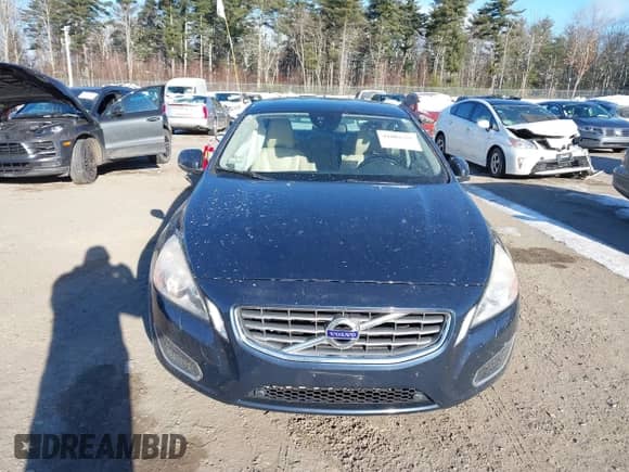 2013 Volvo S60 T5 с VIN YV1612FH3D2204716, выставлен на аукционе IAAI как лот 41002775 с пробегом 105 916 миль миль и . История ставок и продаж доступна на DreamBid. Изображение 13.
