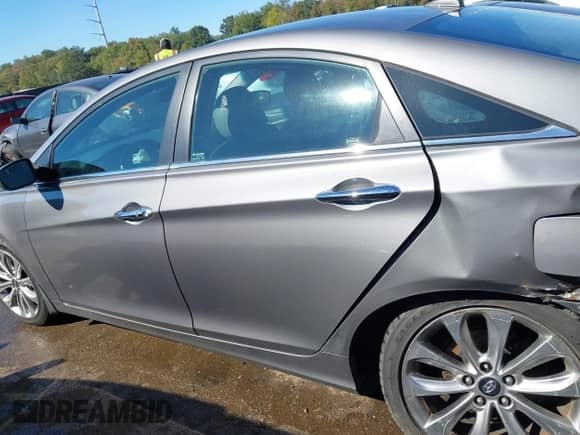 2013 Hyundai Sonata Limited с VIN 5NPEC4AC4DH577250, выставлен на аукционе IAAI как лот 43391556 с пробегом 117 760 миль миль и . История ставок и продаж доступна на DreamBid. Изображение 14.