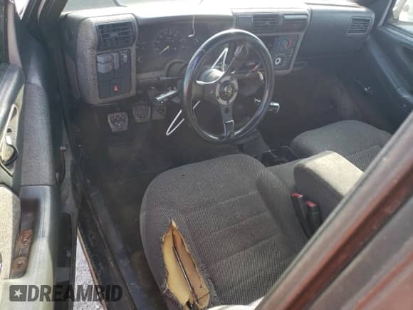 1994 Chevrolet S-10 LS с VIN 1GCCS1945RK167930, выставлен на аукционе Copart как лот 84844094 с пробегом 192 187 миль миль и Списание • Salvage title. История ставок и продаж доступна на DreamBid. Изображение 8.