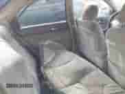 1994 Honda Accord LX z VIN 1HGCD5631RA068896, wystawiony jako IAAI lot #42552798 z przebiegiem 283 022 mil mil oraz . Historia ofert i sprzedaży dostępna na DreamBid. Obrazek 8.