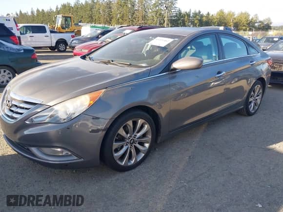 2011 Hyundai Sonata SE z VIN 5NPEC4AC9BH070258, wystawiony jako IAAI lot #43221462 z przebiegiem 173 041 mil mil oraz . Historia ofert i sprzedaży dostępna na DreamBid. Obrazek 2.