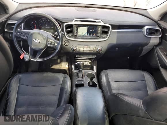 2016 Kia Sorento EX z VIN 5XYPH4A10GG111786, wystawiony jako Copart lot #69871485 z przebiegiem 139 675 mil mil oraz Czysty tytuł • Clean title. Historia ofert i sprzedaży dostępna na DreamBid. Obrazek 8.