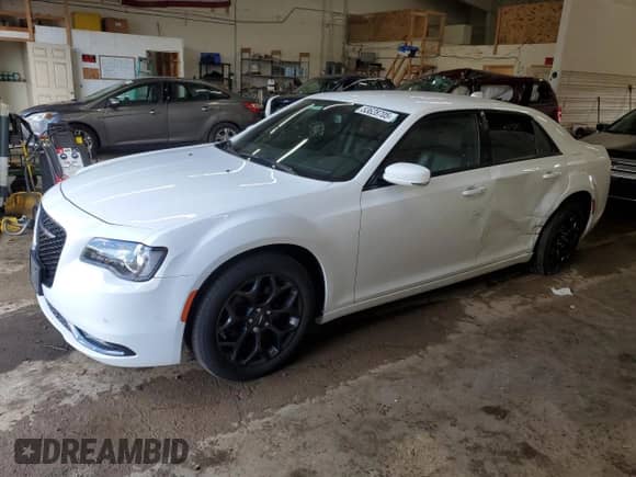 2020 Chrysler 300 S с VIN 2C3CCAGG9LH108912, выставлен на аукционе Copart как лот 53628705 с пробегом 63 420 миль миль и Списание • Salvage title. История ставок и продаж доступна на DreamBid. Изображение 1.