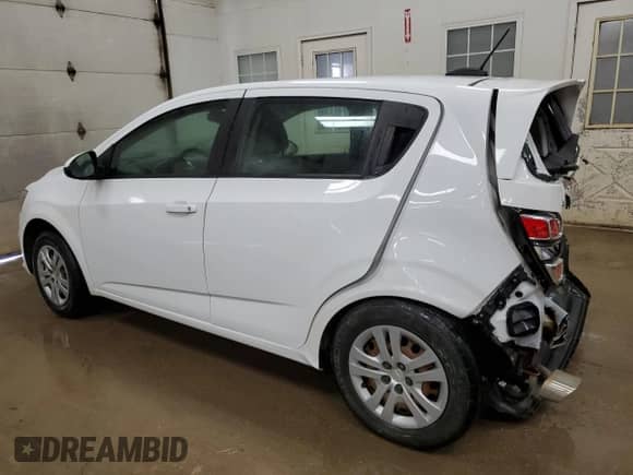 2018 Chevrolet Sonic LT z VIN 1G1JG6SHXJ4111731, wystawiony jako Copart lot #67403825 z przebiegiem 122 604 mil mil oraz Czysty tytuł • Clean title. Historia ofert i sprzedaży dostępna na DreamBid. Obrazek 2.