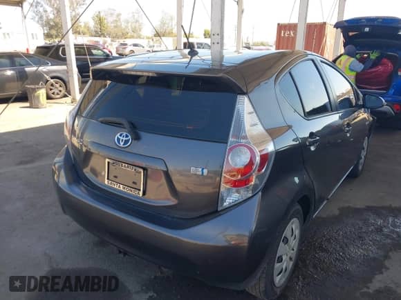 2014 Toyota Prius One z VIN JTDKDTB30E1565789, wystawiony jako IAAI lot #42873936 z przebiegiem 120 142 mil mil oraz . Historia ofert i sprzedaży dostępna na DreamBid. Obrazek 4.