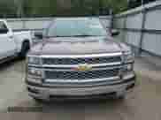 2015 Chevrolet Silverado 1500 LT z VIN 1GCVKREC3FZ243278, wystawiony jako Copart lot #82219255 z przebiegiem 132 000 mil mil oraz Szkoda całkowita • Salvage title. Historia ofert i sprzedaży dostępna na DreamBid. Obrazek 5.
